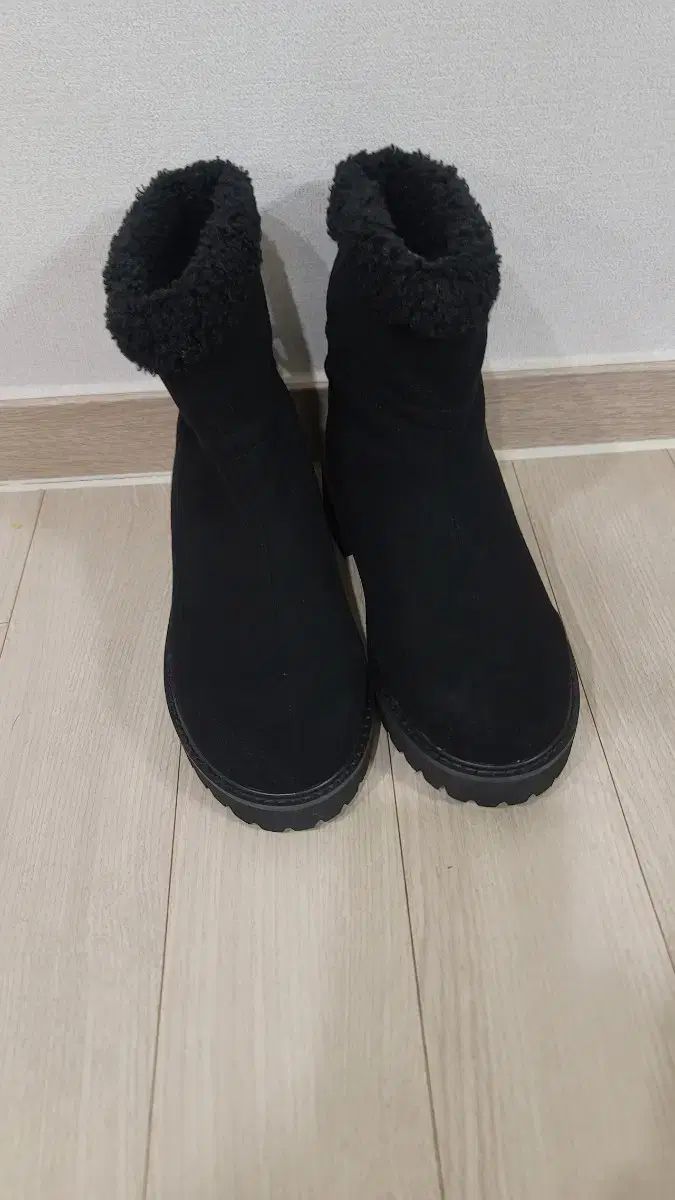 システム ムートンブーツ 230 軽くて暖かいです