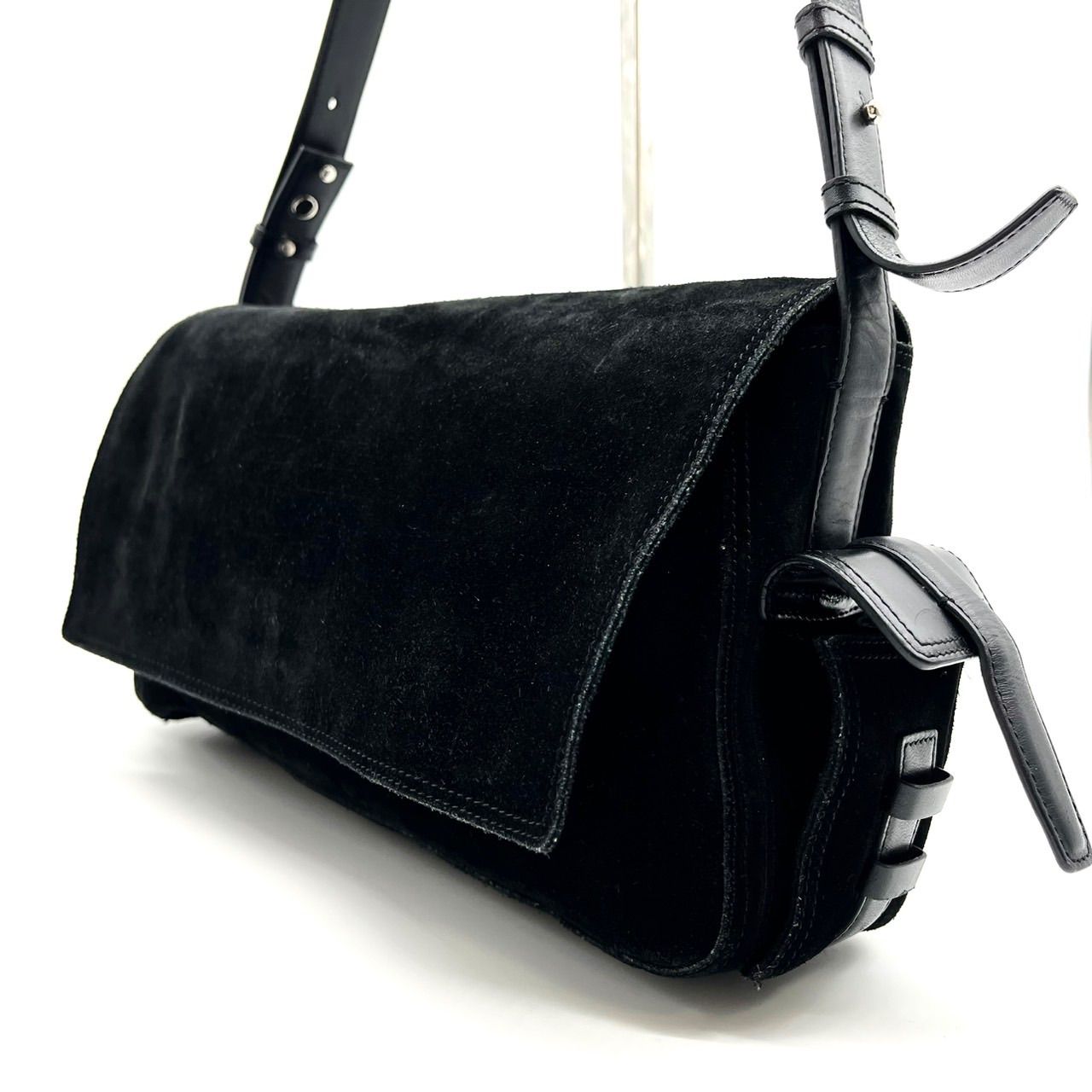 美品● ジバンシー ショルダーバッグ ワンショルダー 編み込み Y2K レザー 美品○ ジバンシー ショルダーバッグ ワンショルダー 編み込み Y2K レザー