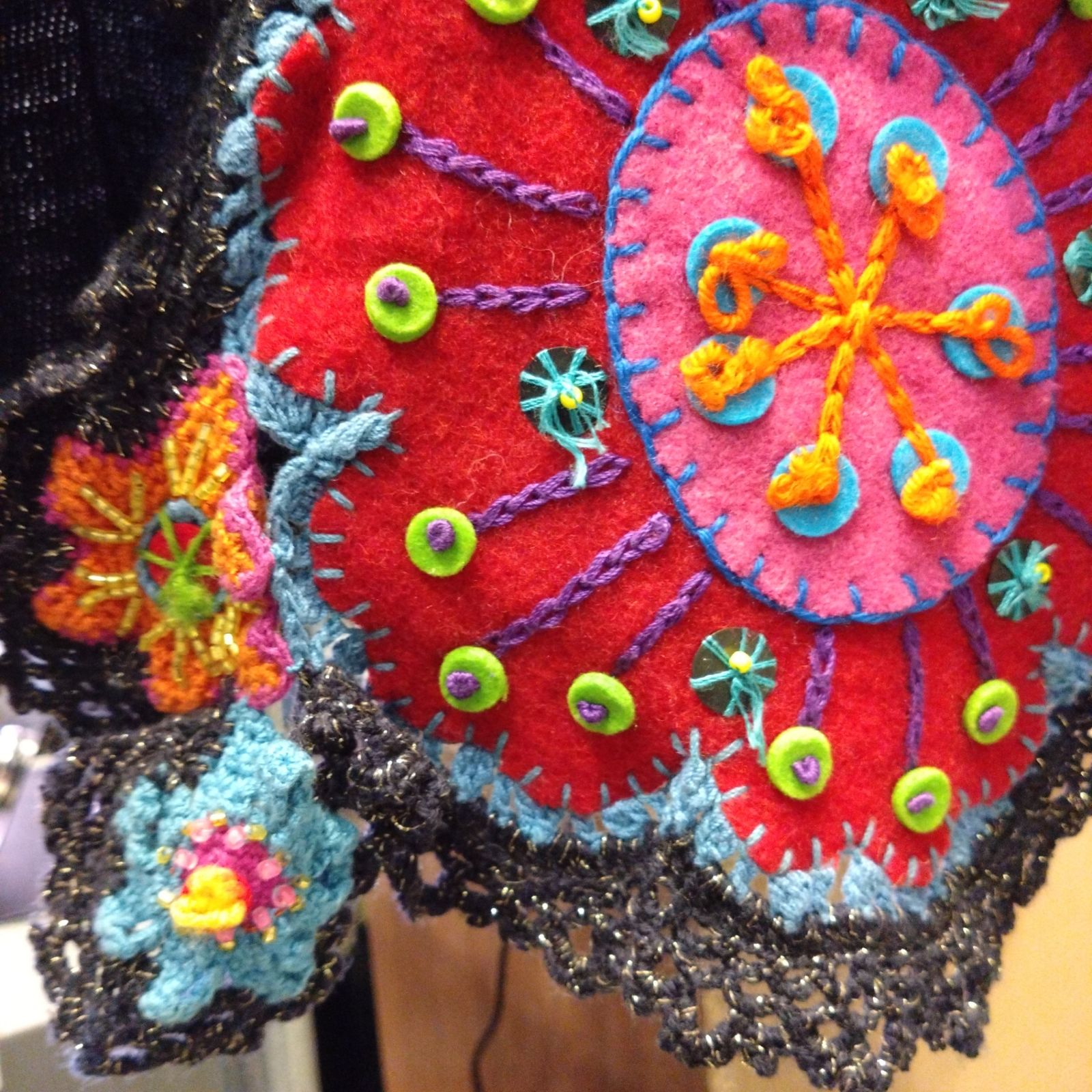 【美品】OLLEBOREBLA アルベロベロ　カーディガン　お花とブタさん　ラメ アルベロベロ OLLEBOREBLA オレボレブラ ブタさん おはな 花柄