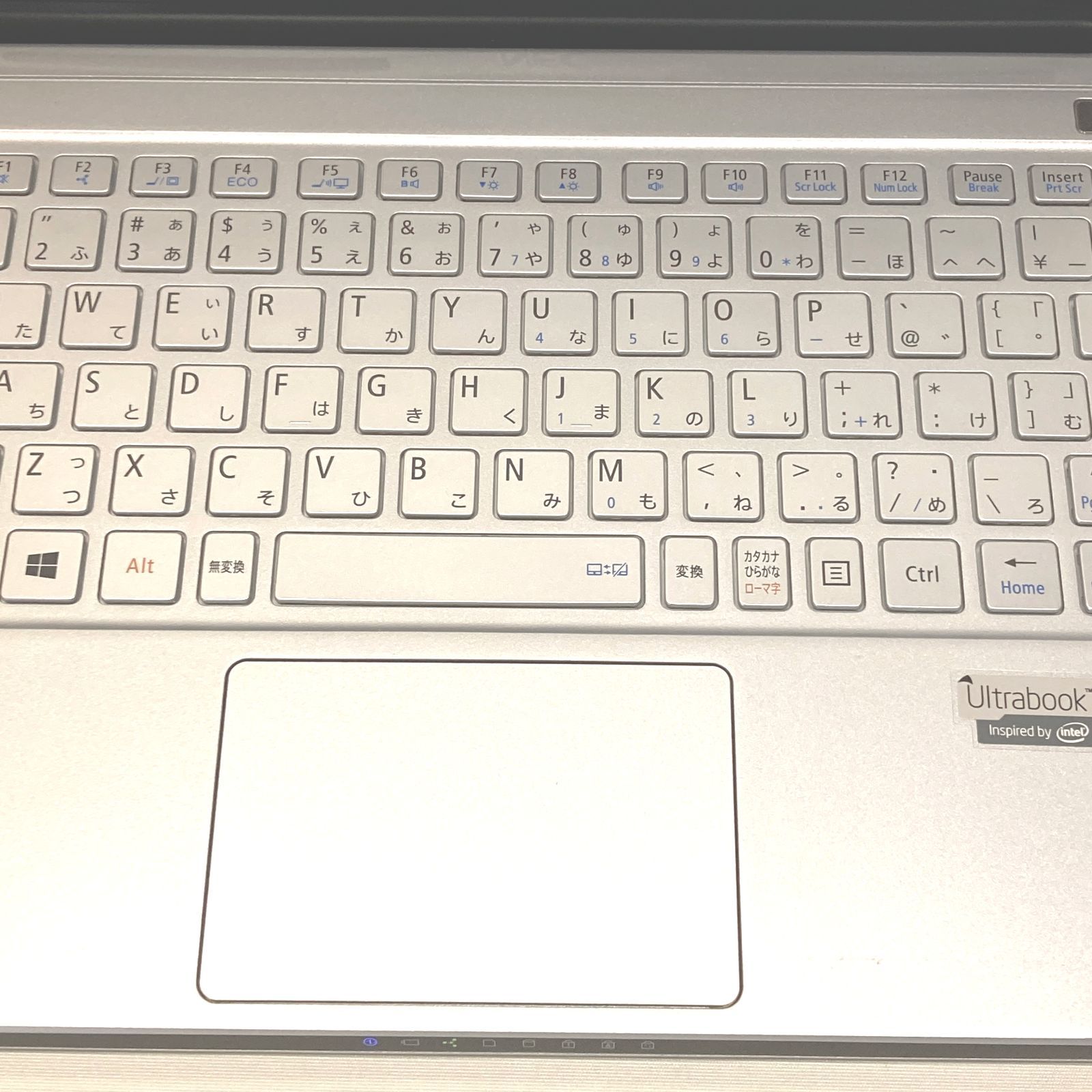 シルバー ノートパソコン