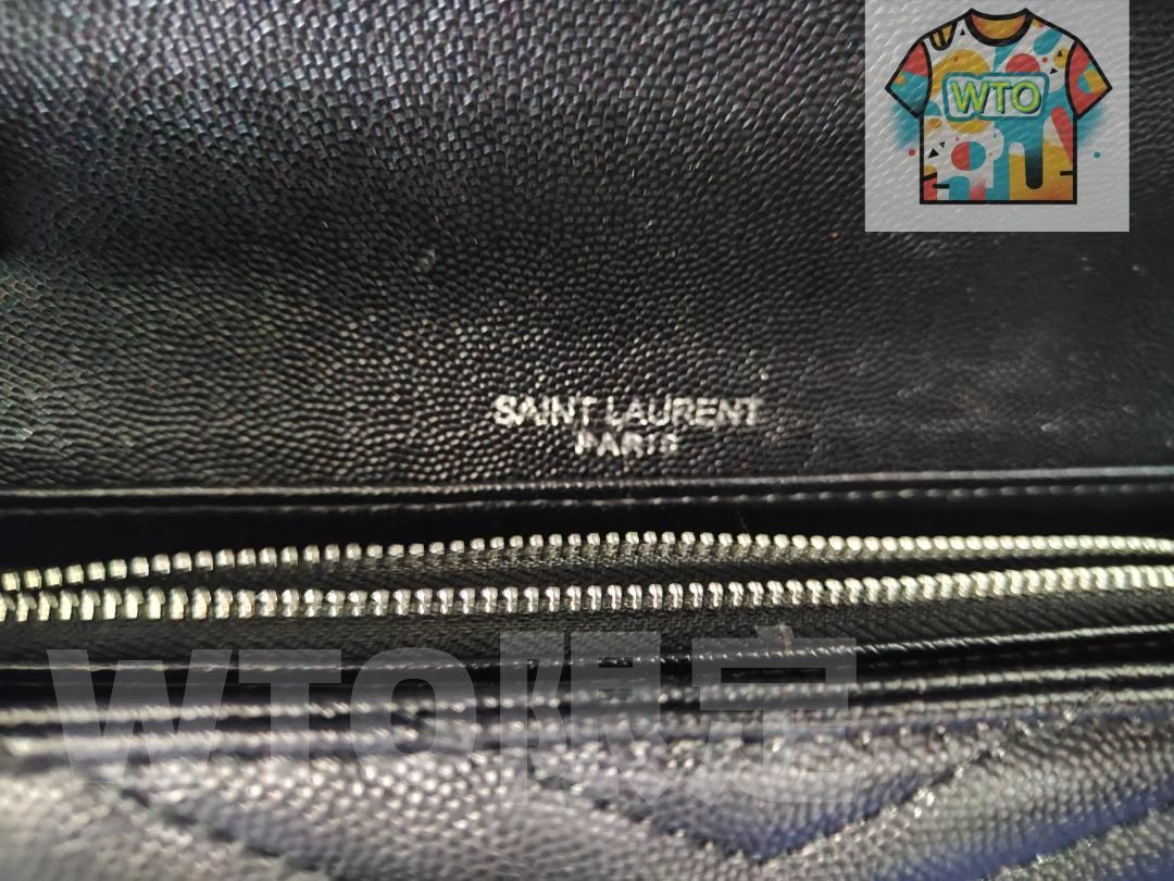 美しい黒のショルダーバッグです