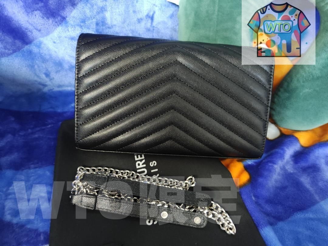 美しい黒のショルダーバッグです