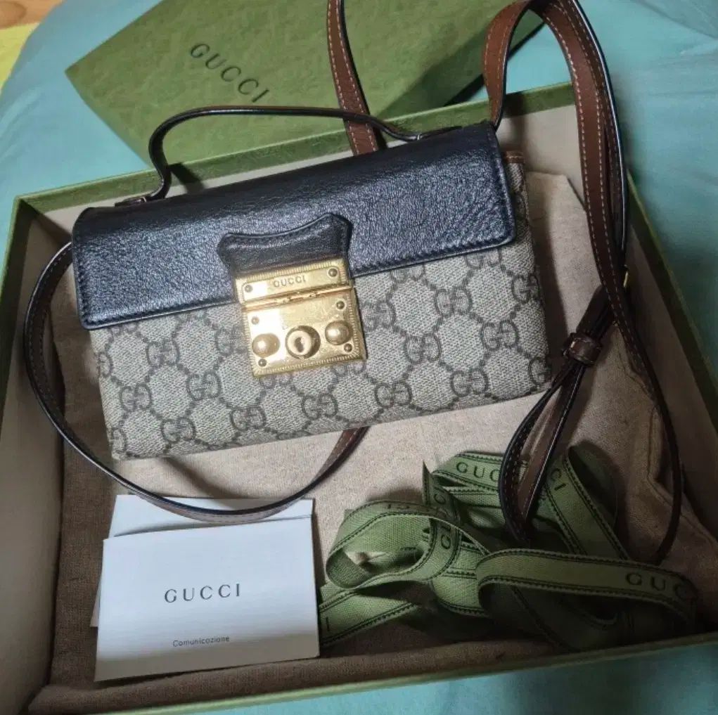 グッチ パッドロック ミニ GG ショルダーバッグ