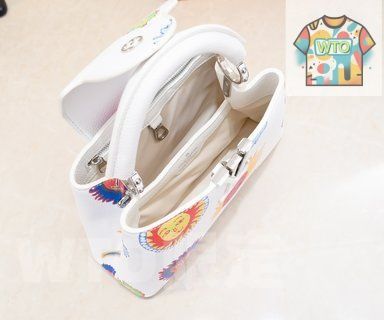 手に提げて肩にかけてもいい 暗潮が押し寄せて目がくらむデザイン