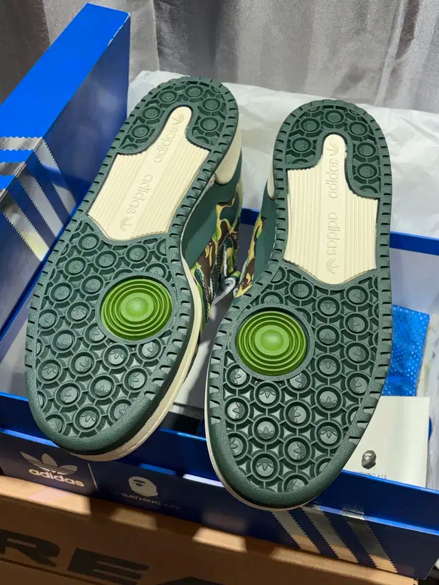 285 adidas アディダス x A BATHING APE アベイシングエイプ フォーラム 84 ロー グリーン カモフラ