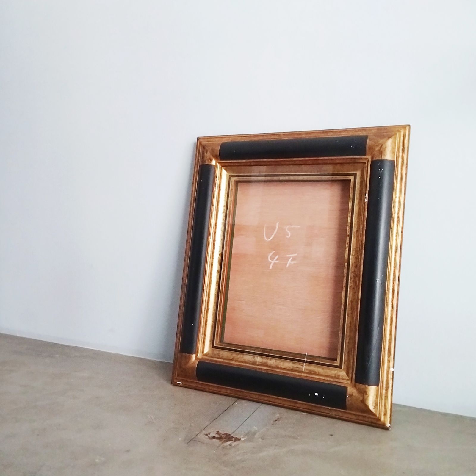 ヴィンテージ油彩額 F4号サイズ フレーム 額縁 黒金 アンティーク