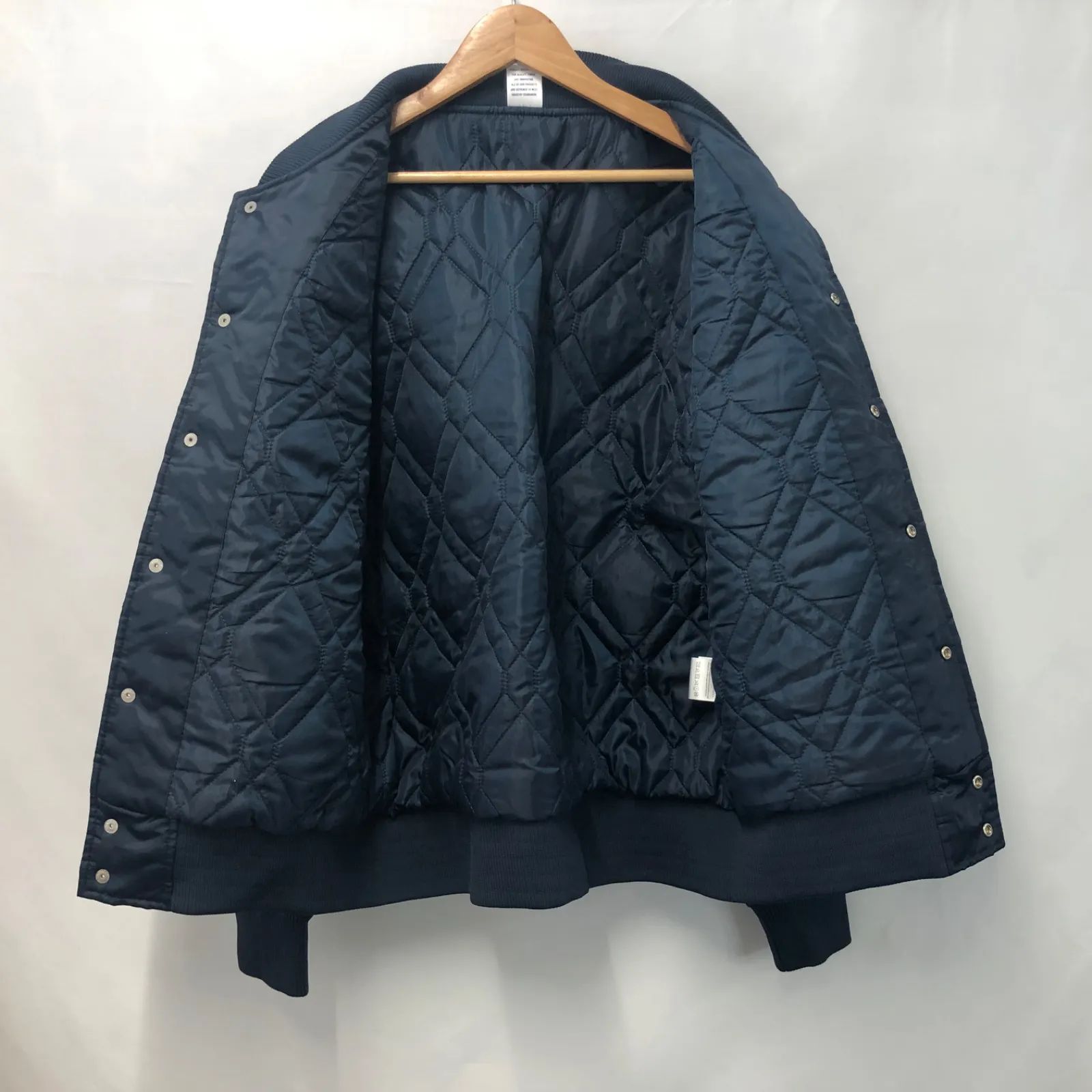 【希少】MLB Majestic ヤンキース L マジェスティック ジャンパー MAJESTIC（マジェスティック） ブルゾン サテン スタジャン スタジアム