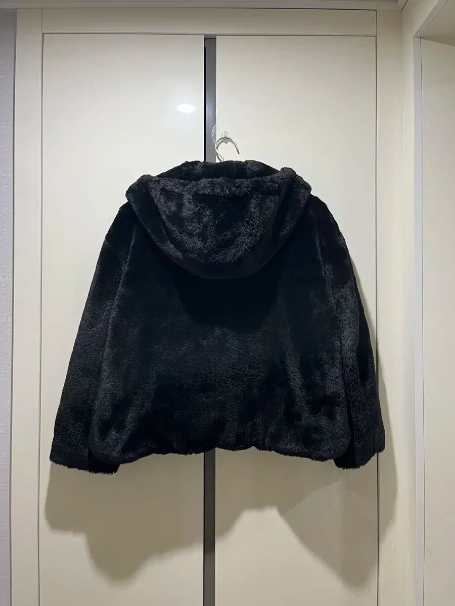 ザラ ウィメンズ ブラック フェイクファー ジャケット XS