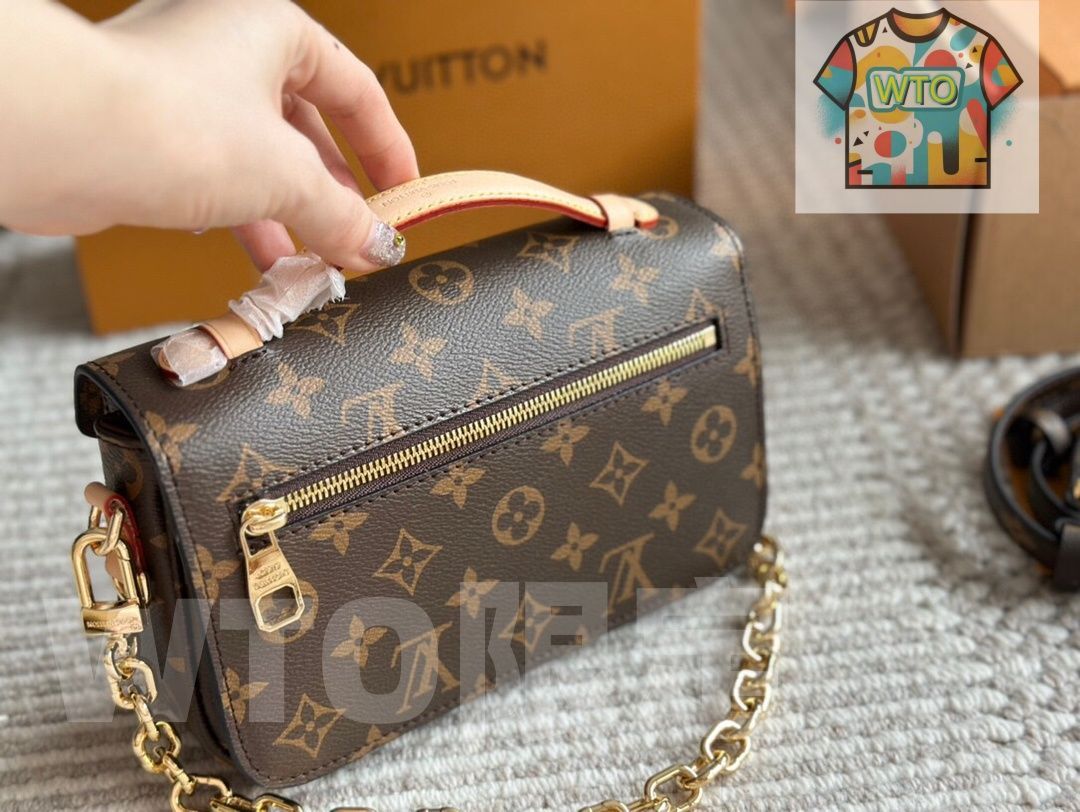 今日 郵便配達員スタイルのチェーンバッグ