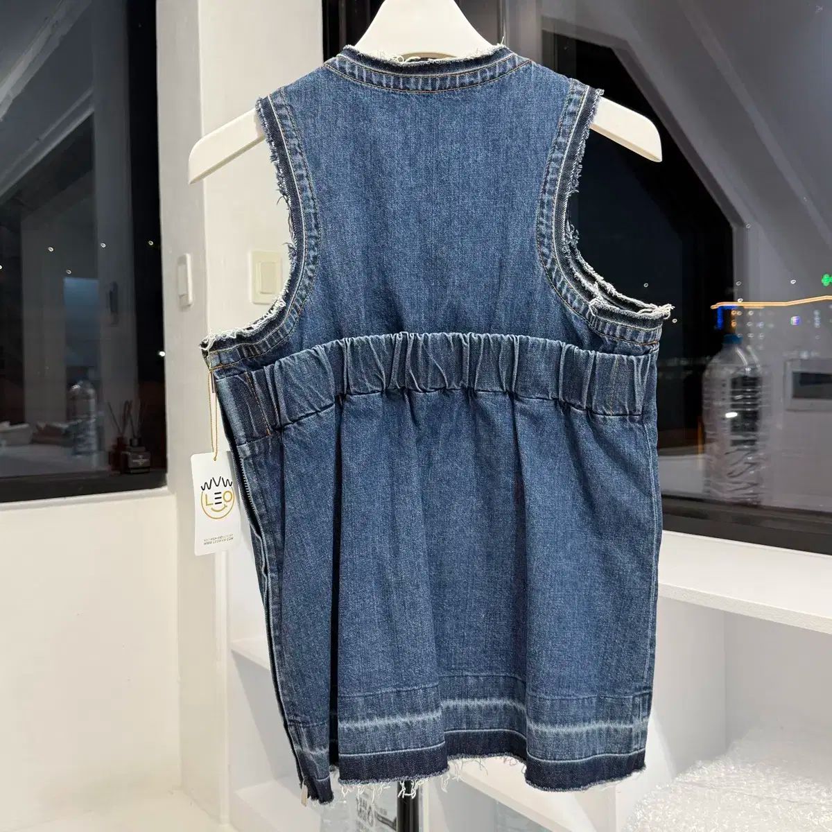 サカイ デニム ローカット スリーブレス レイヤード ベスト