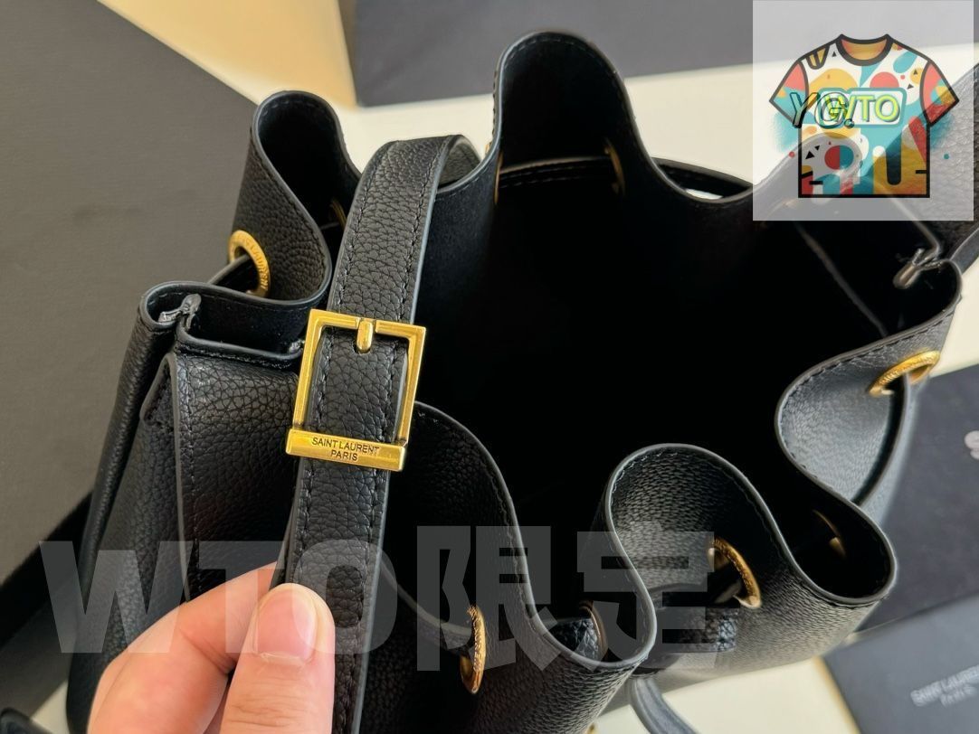 YSLサンローランの バケツバッグ