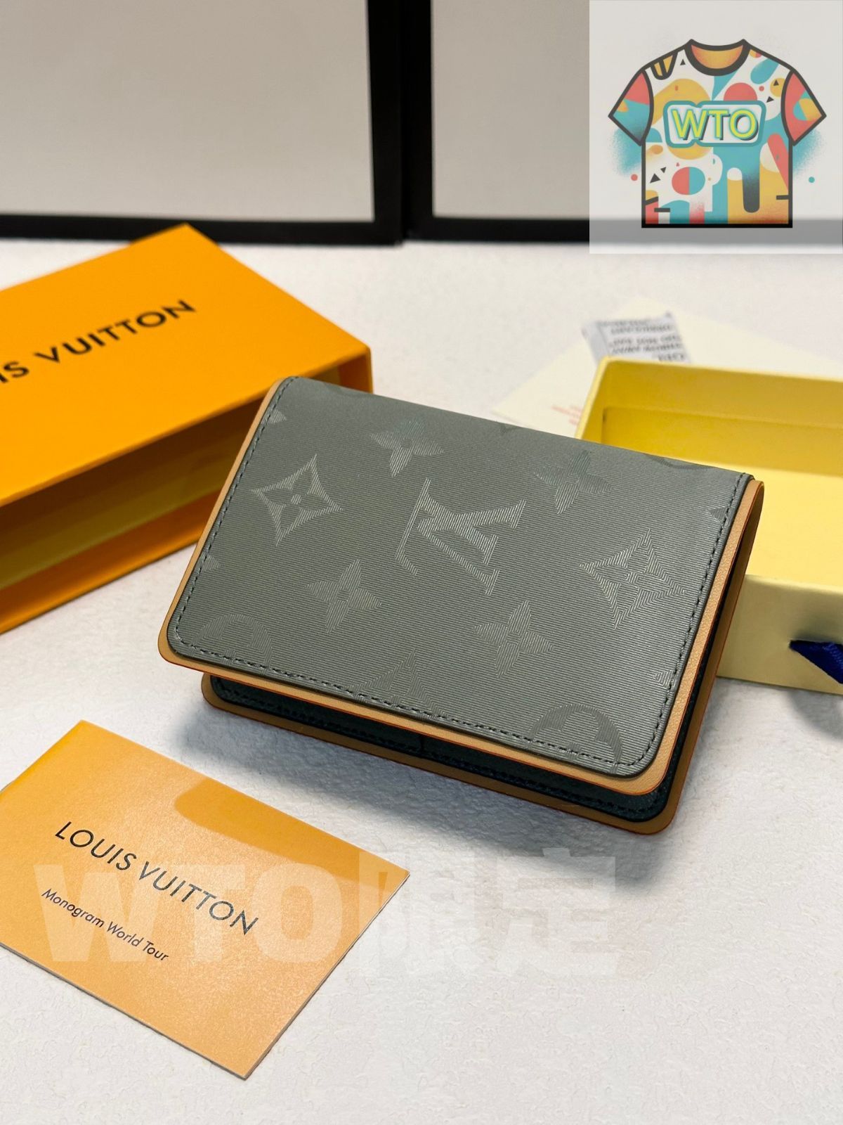 LV レーザーグレーのカードケース兼財布