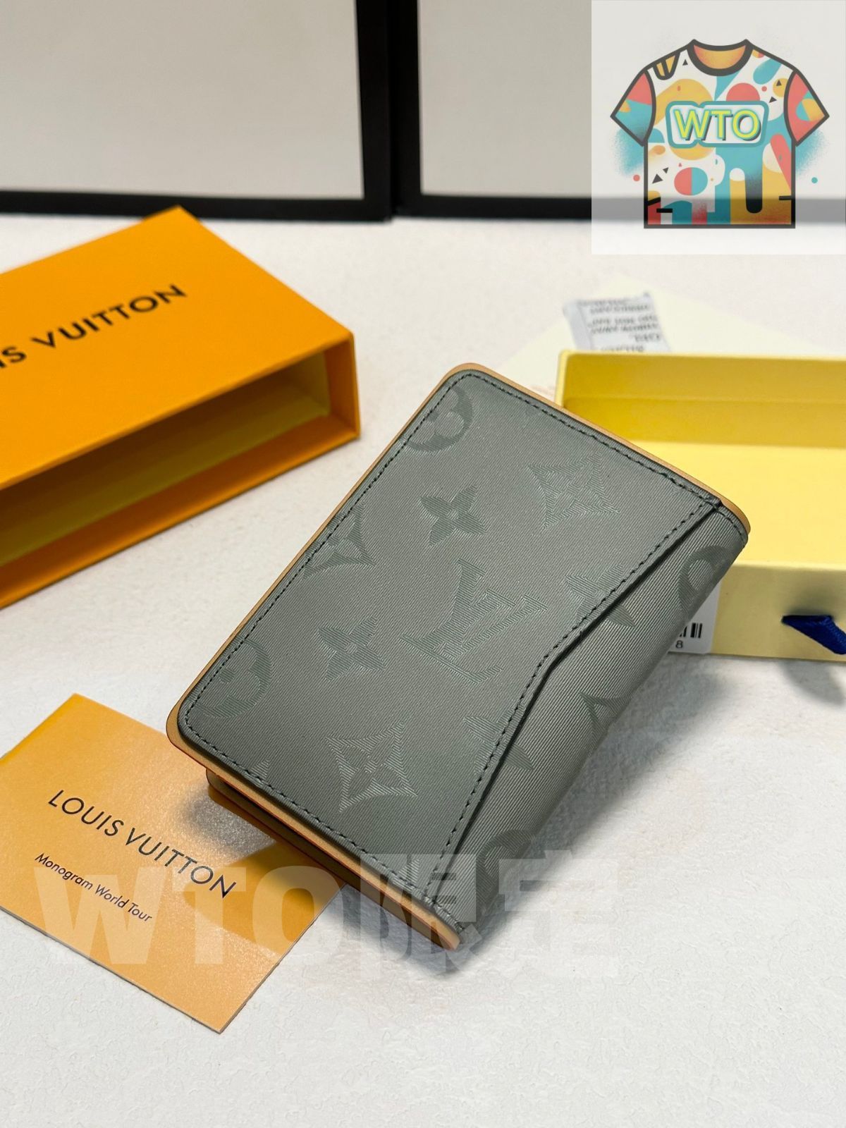 レーザーグレーのカードケース兼財布 全国