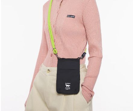 【新品】メゾンキツネ✖️トポロジー フォンサコッシュ トポロジーがメゾン キツネとコラボ、パリの街並みから着想した