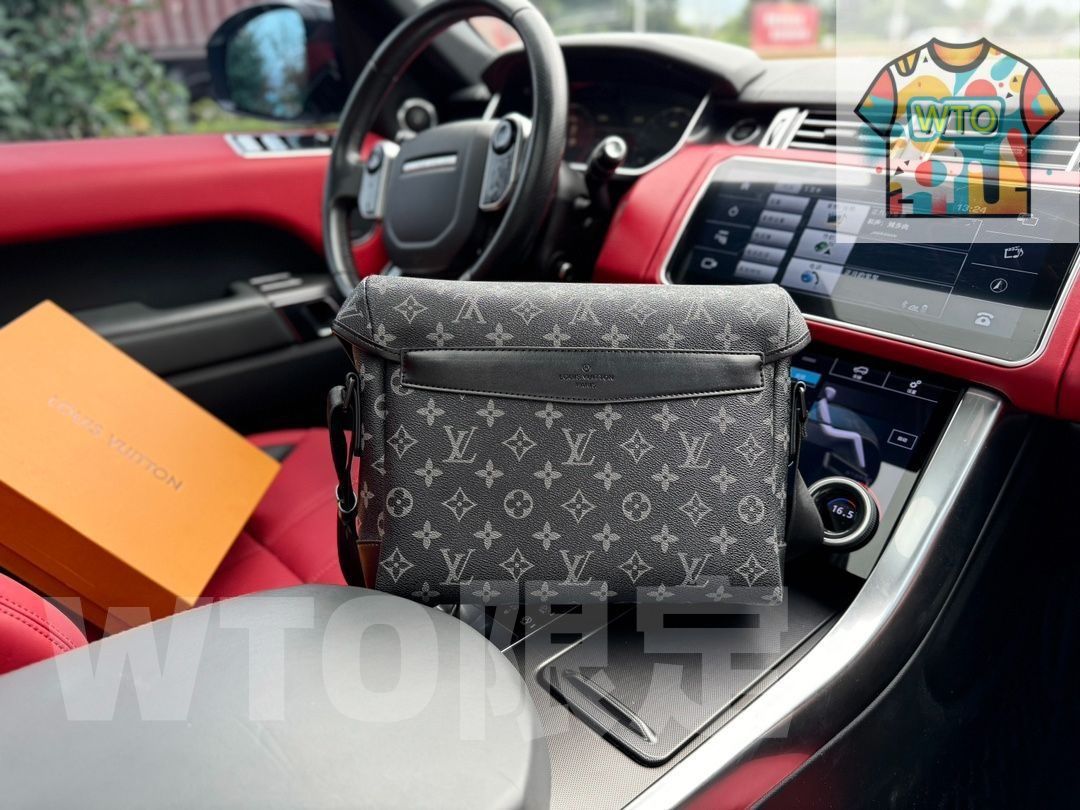 ルイ ヴィトンのショルダーバッグの男性用黒い花には