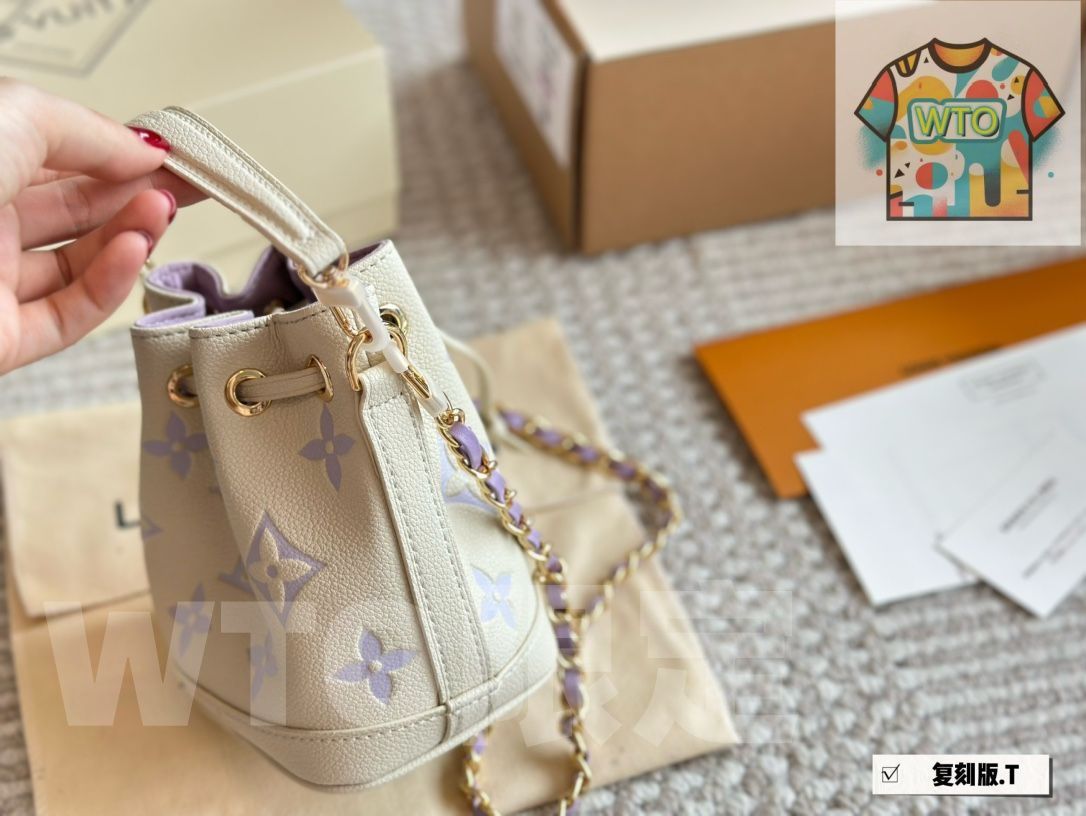 LV幻想的なアイスブルーのバケツ