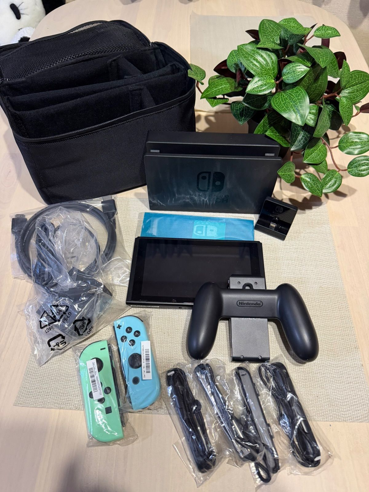 Nintendo Switch グレー本体 スタンド コントローラー パステル 電源コードなど 一式 収納バッグ