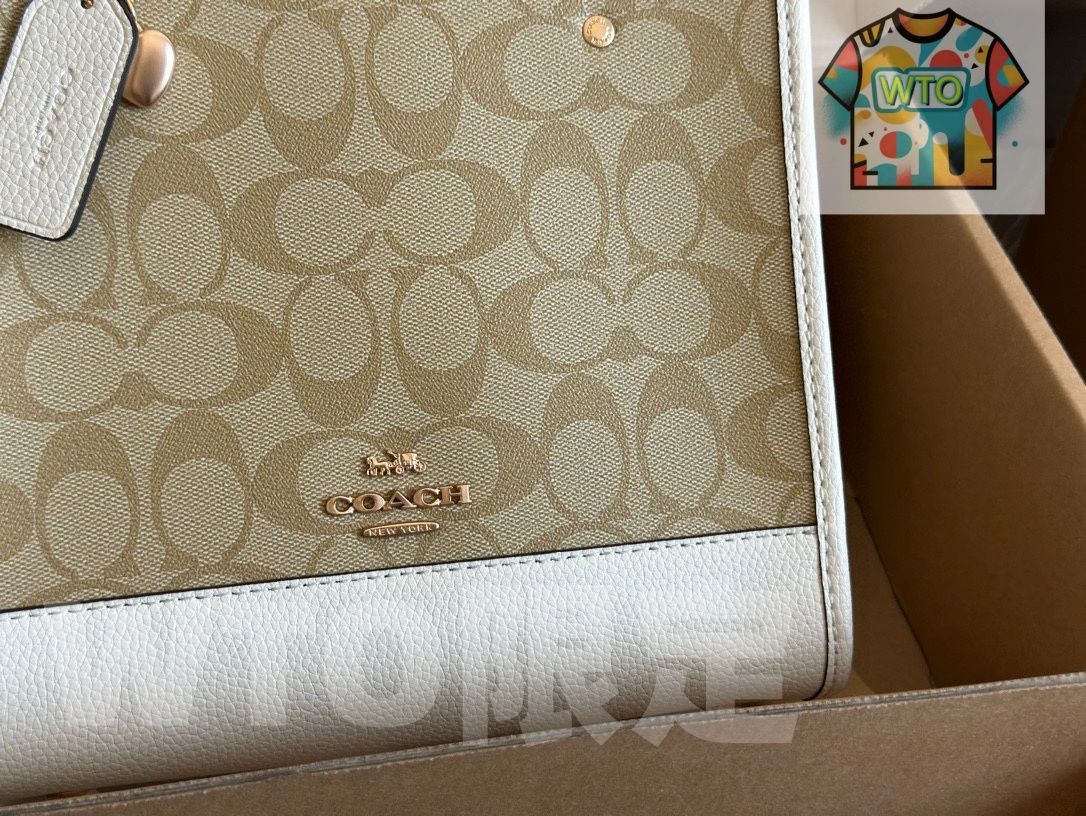 COACH デンプシー トートバッグ - ホワイト -WT 0輸入