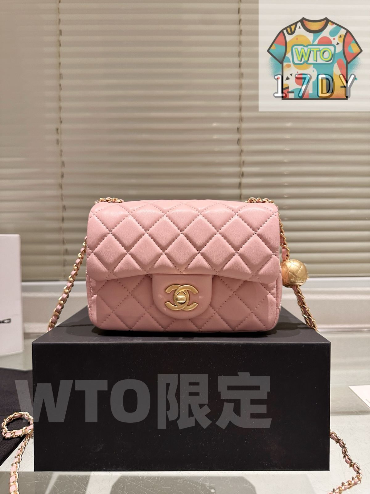 CHANEL ゴールドボール スクエアミニバッグ - ラムスキン 17 cm