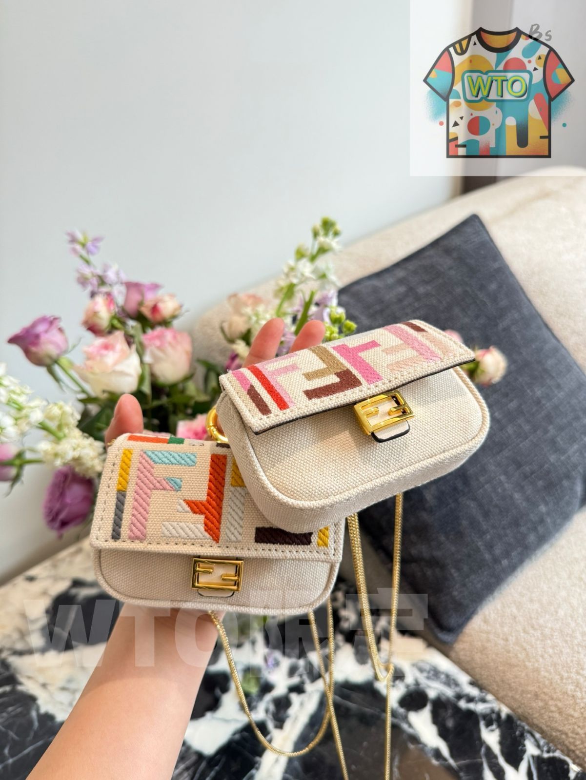 FENDI カラフル ミニ バゲット 10 cm チャームサイズ