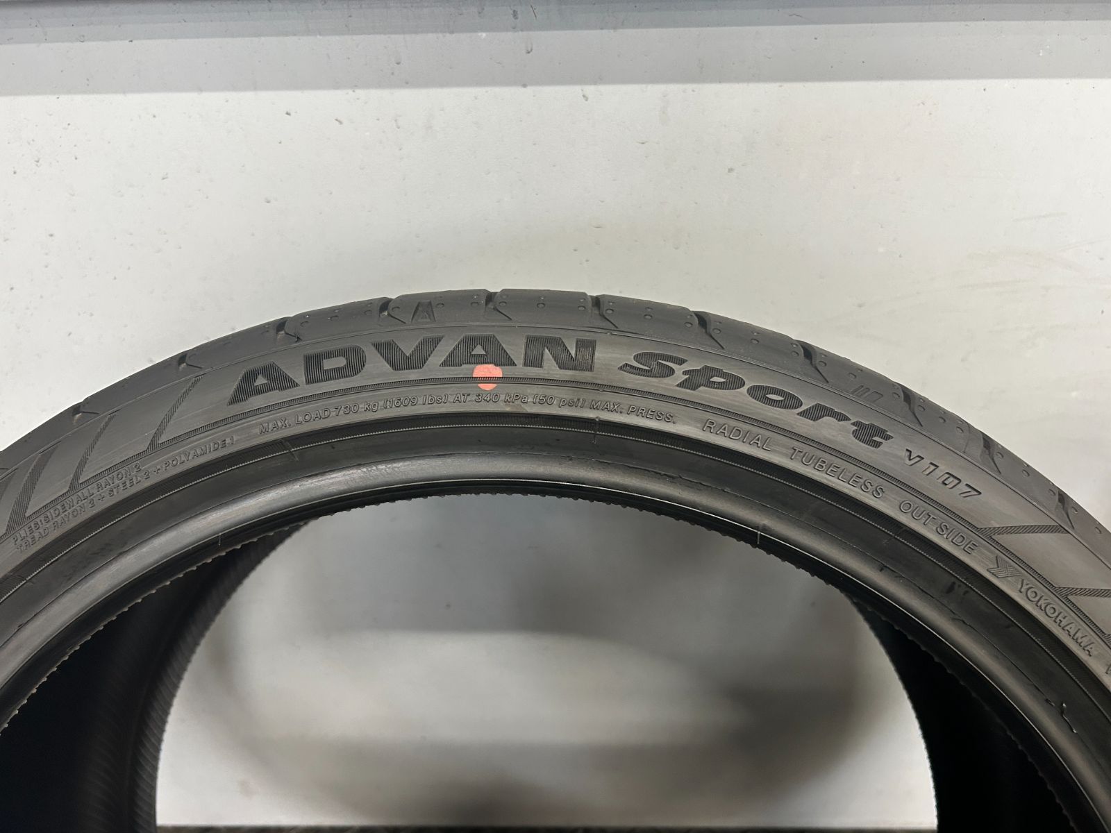 ADVAN Sport 275 30 ZR 20 2本セット