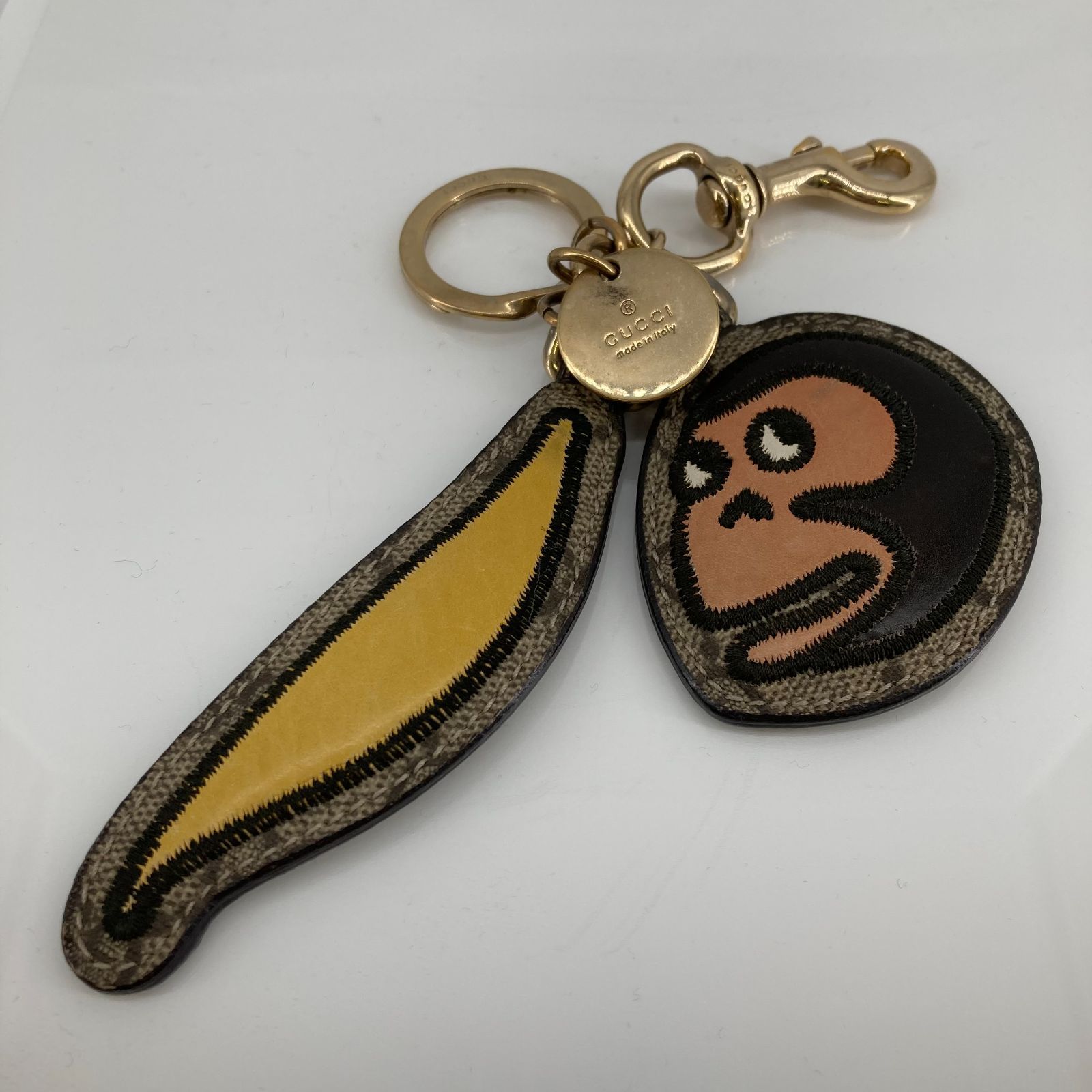GUCCI グッチ モンキーバナナモチーフ ロゴ入り キーホルダー ブラウン