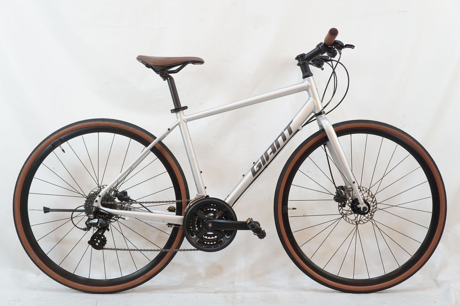 GIANT ジャイアント ESCAPE R DISC モデル クロスバイク バイチャリ浦和ベース