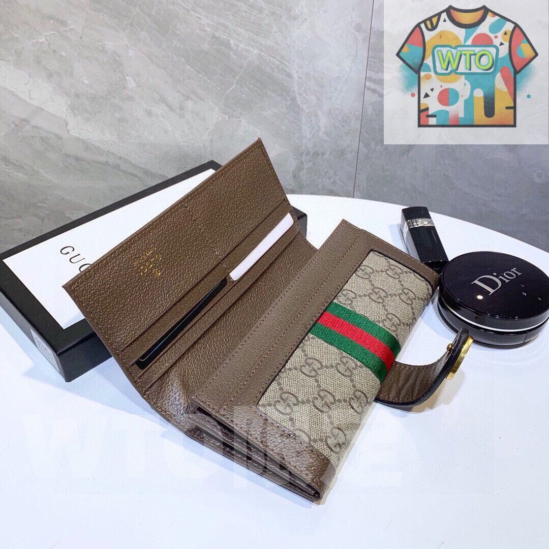 二つ折りウォレット