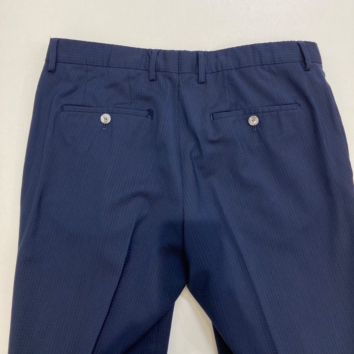 シングルスーツ