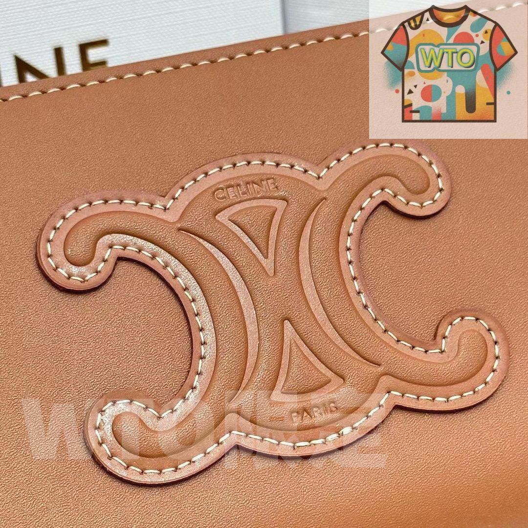  今日 CELINE セリーヌ TRIOMPHE CUIR 大きなジップウォレット な価格で在庫あり 財布 キッズファッション小物