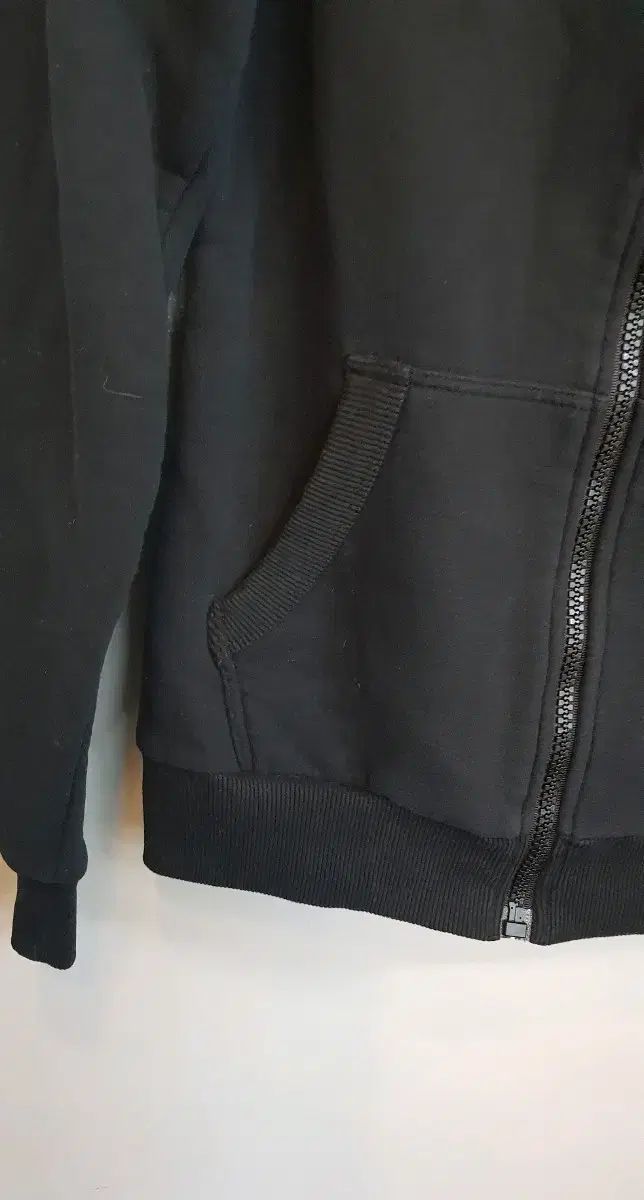 ヘラブラックフールジップアップ Sサイズ