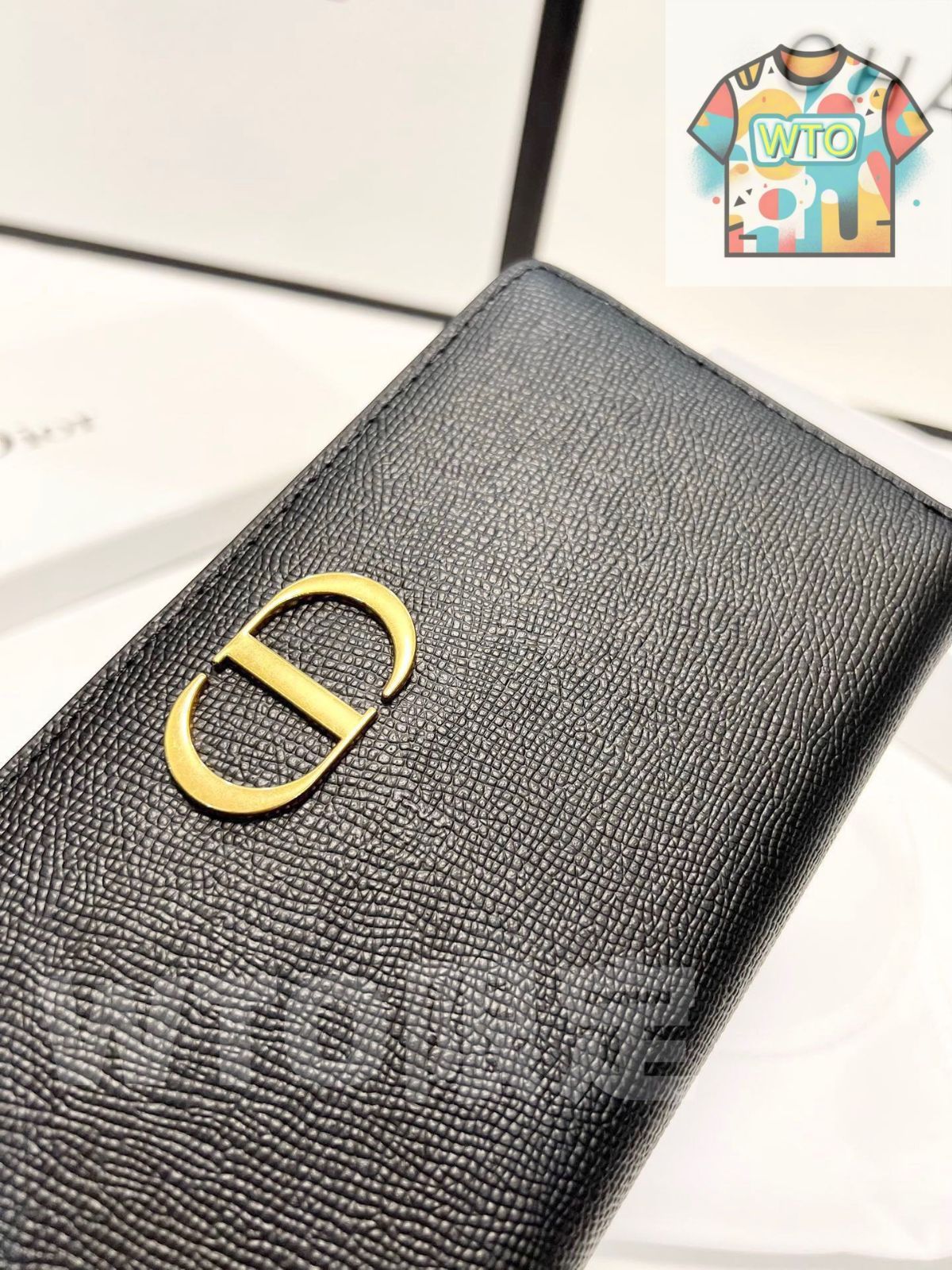 DIOR 爆発のモノジップクラッチ