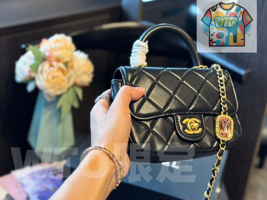 今日 Chanel 24A ハンドメイド ハンドル キューブ クラッチ 在庫 の な価格です