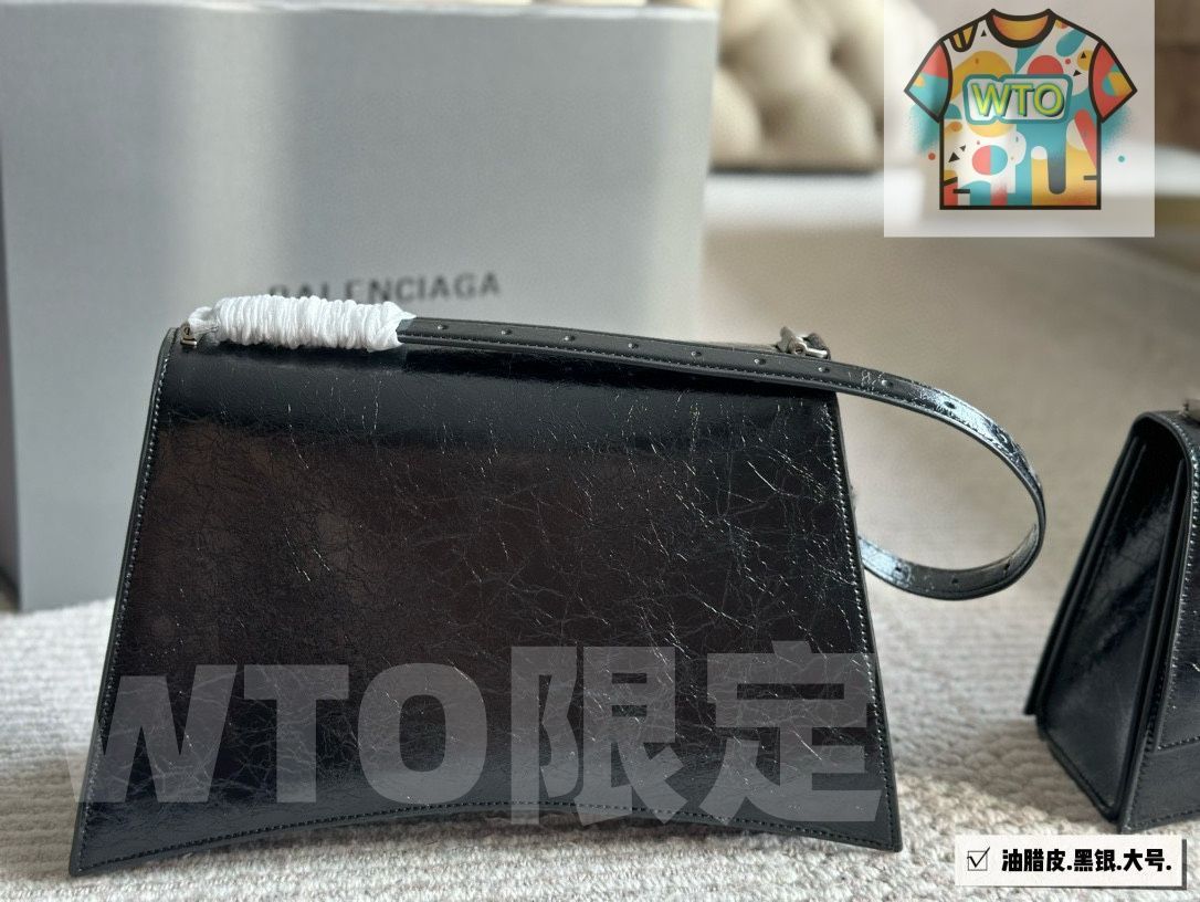  ンシアガの Crush バッグ 大きさ 小ささ トートバッグ バッグ