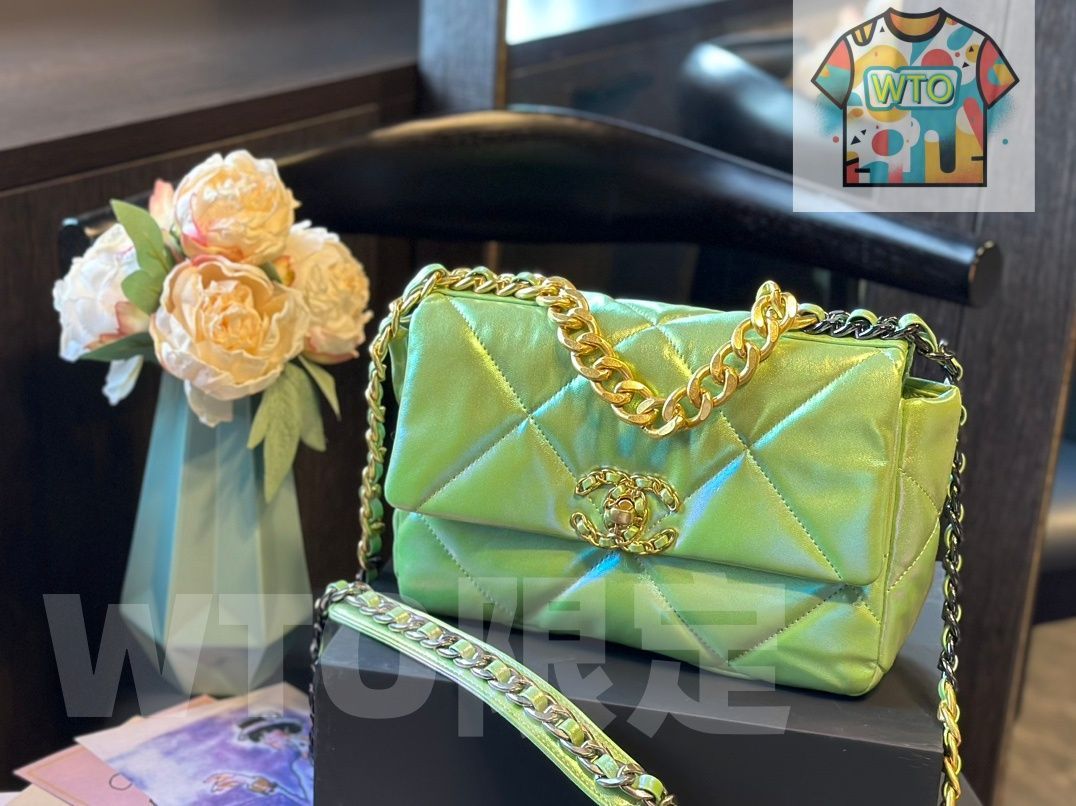 今日 Chanel 香奈儿 19 小羊皮 絶美な珠光グラデーションバッグ