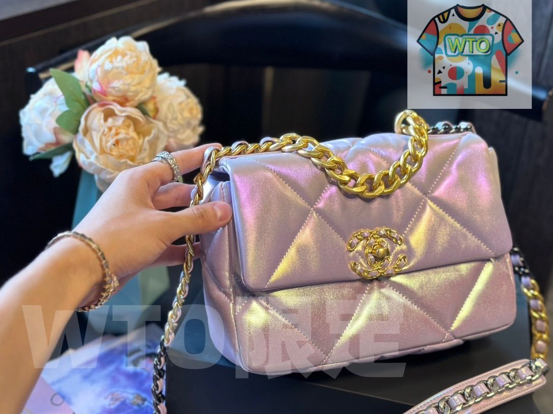 今日 Chanel 19 ミニ ラムスキン 見事なパールグラデーション 在庫 の な価格です