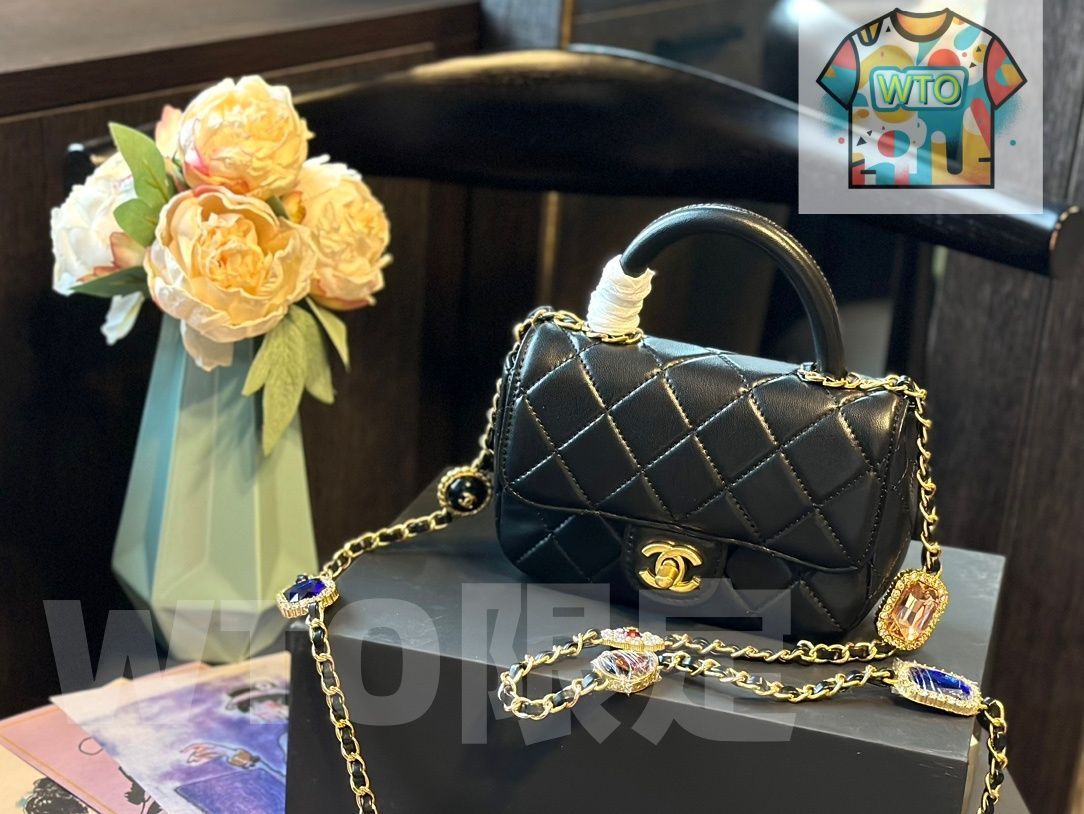 今日 Chanel 24A ハンドメイド ハンドル キューブ クラッチ 在庫 の な価格です