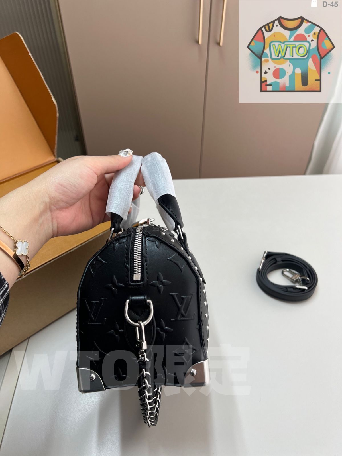 LV ピローバッグ クラシックなデザインでファッション性抜群