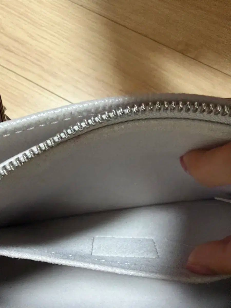 イースト ウェスト