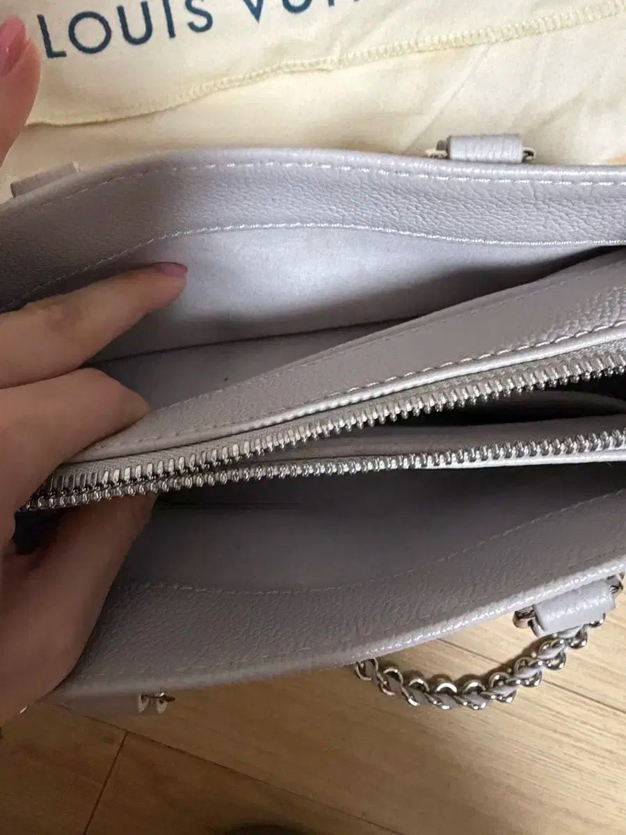 ルイヴィトン イースト