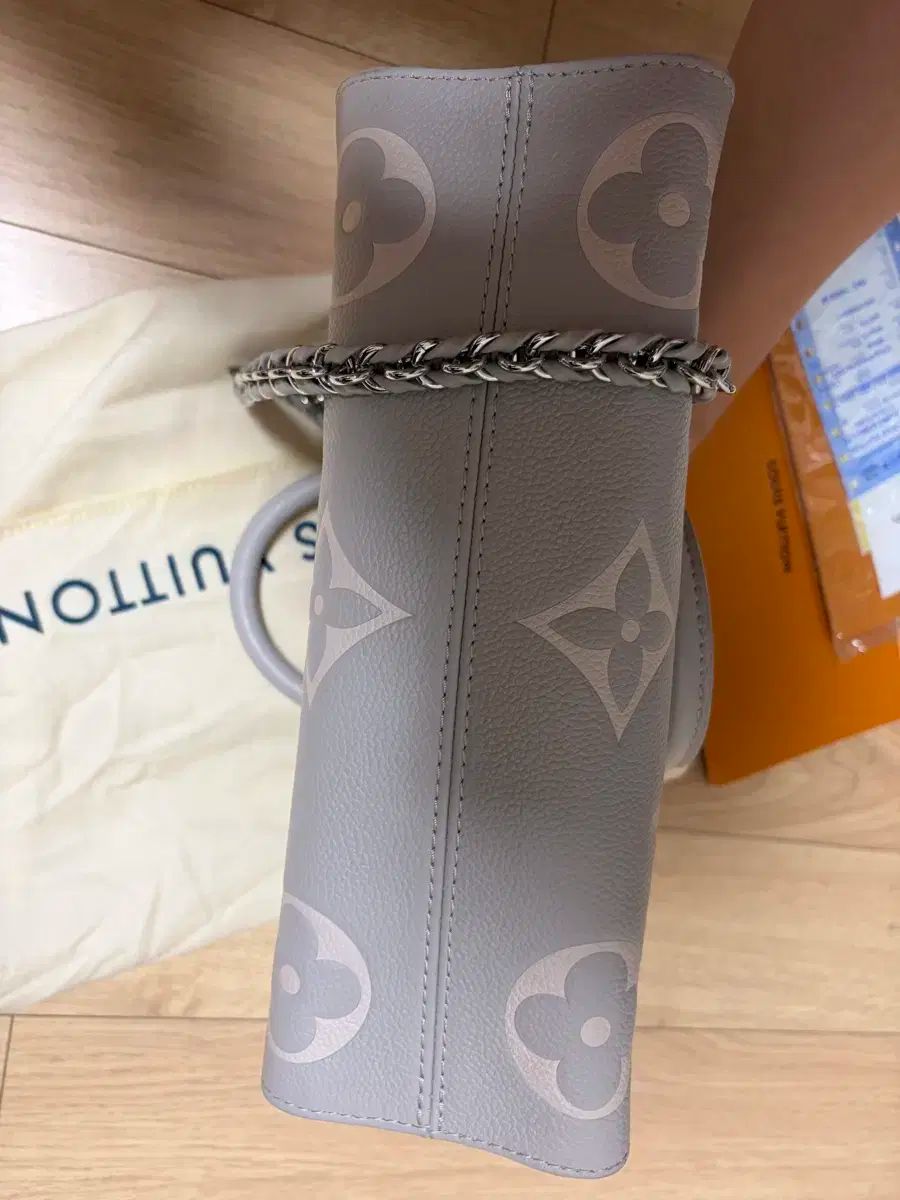 リバーシブル Louis