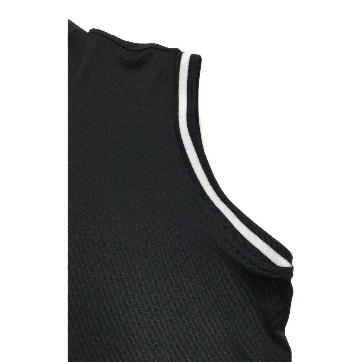 ブラック モックネック