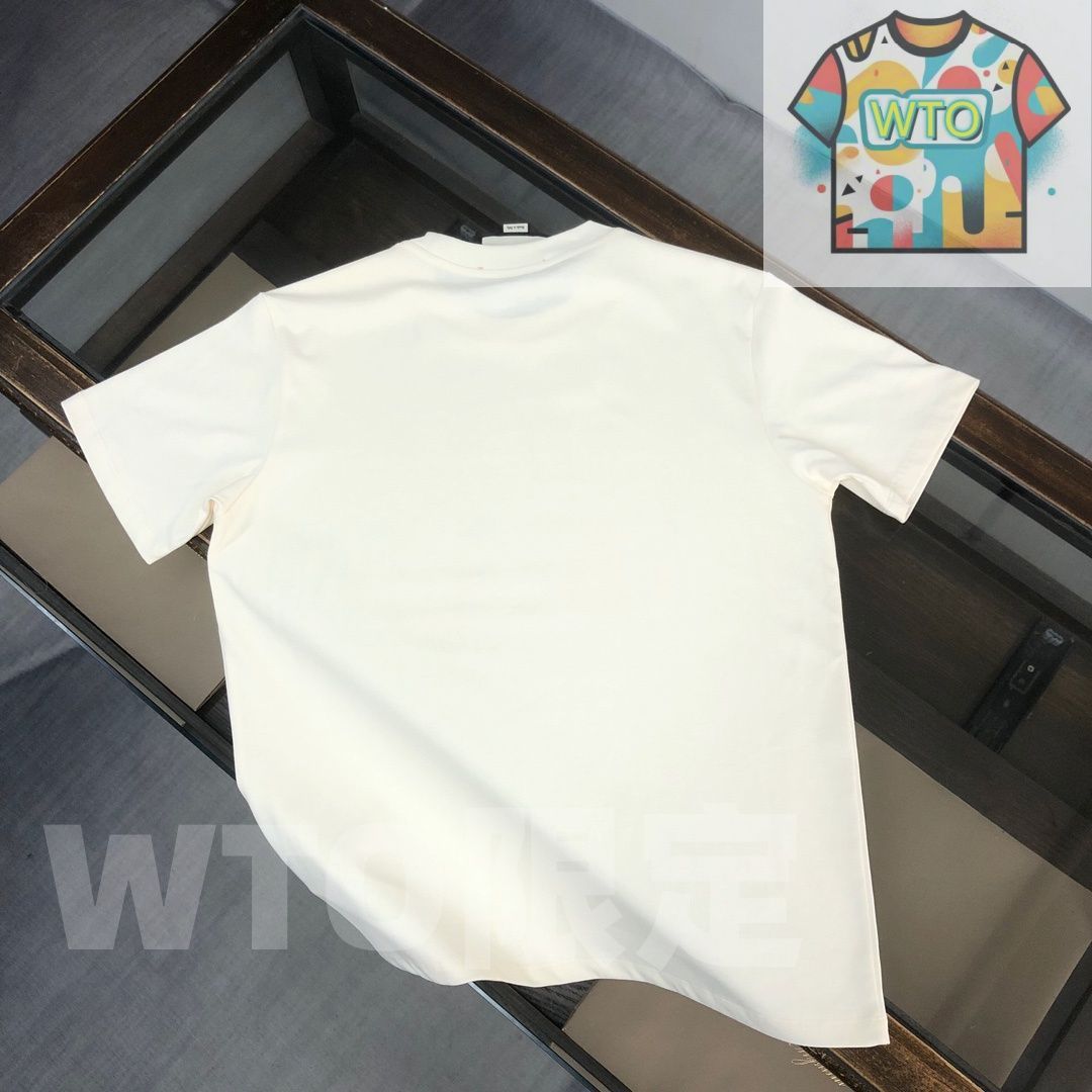 ロゴプリントTシャツ