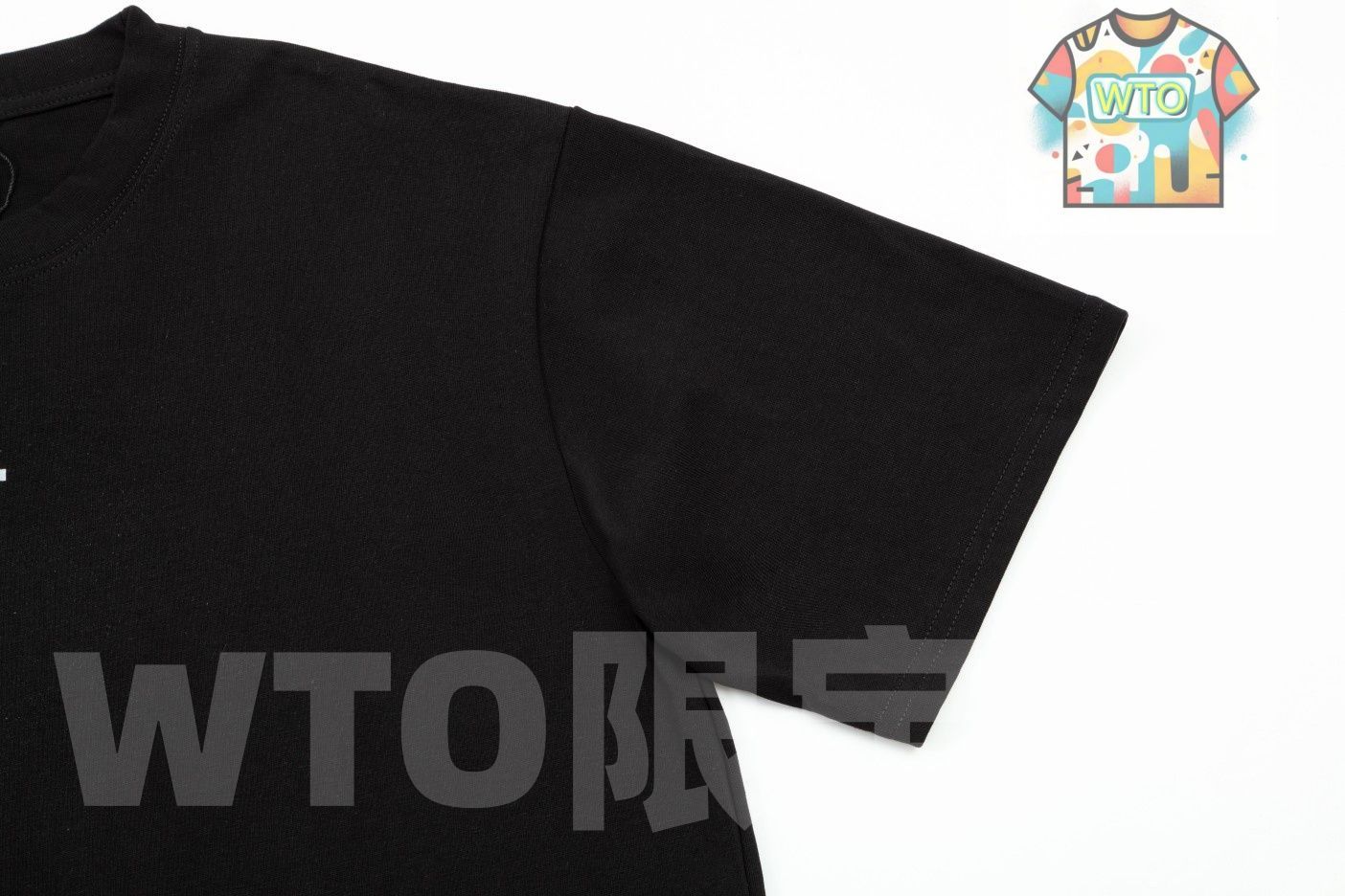 クルーネックTシャツ