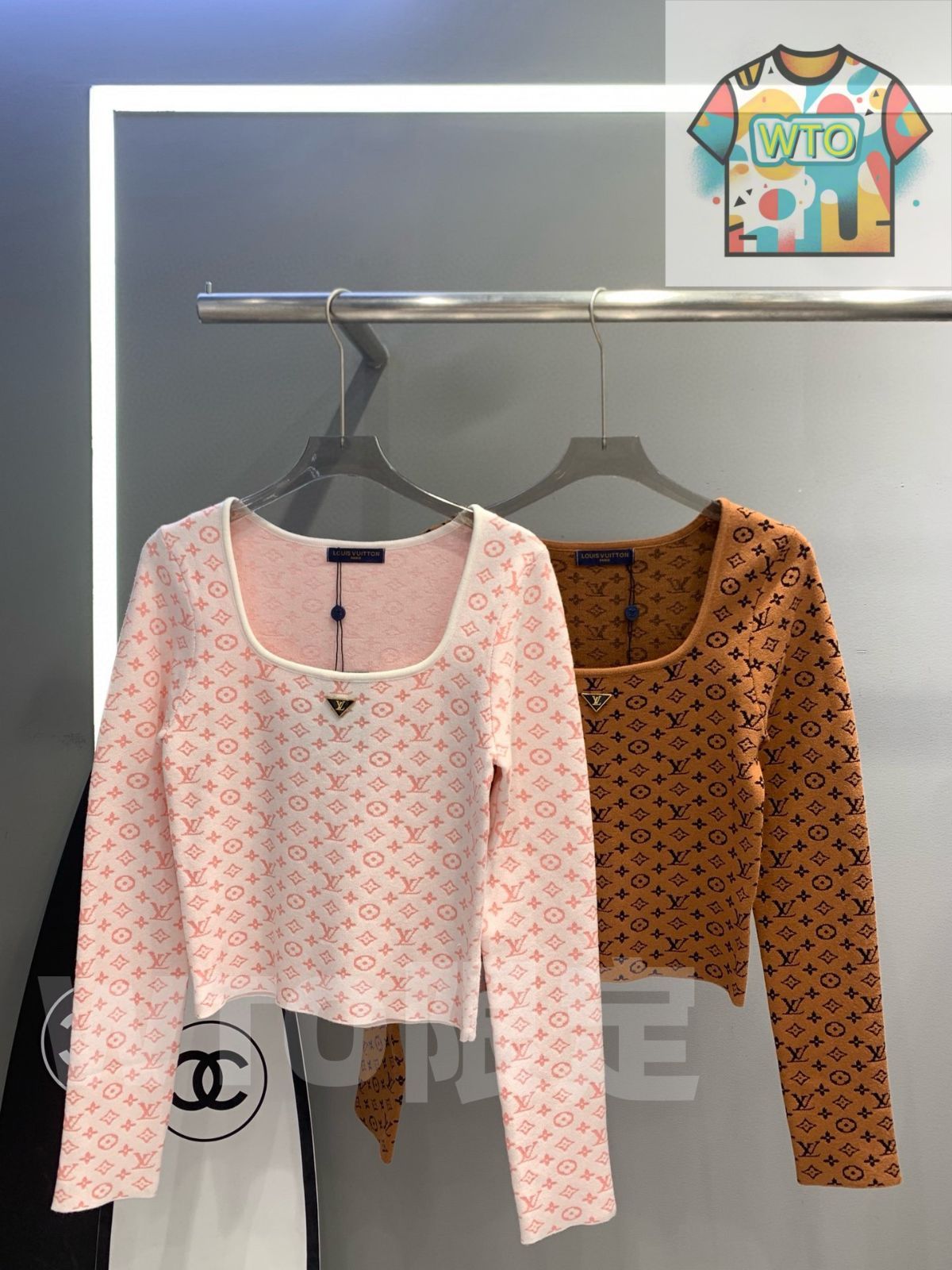 Louis Vuitton レディース ニットトップス スクエアネック ロゴプリント ピンク ブラウン フリーサイズ