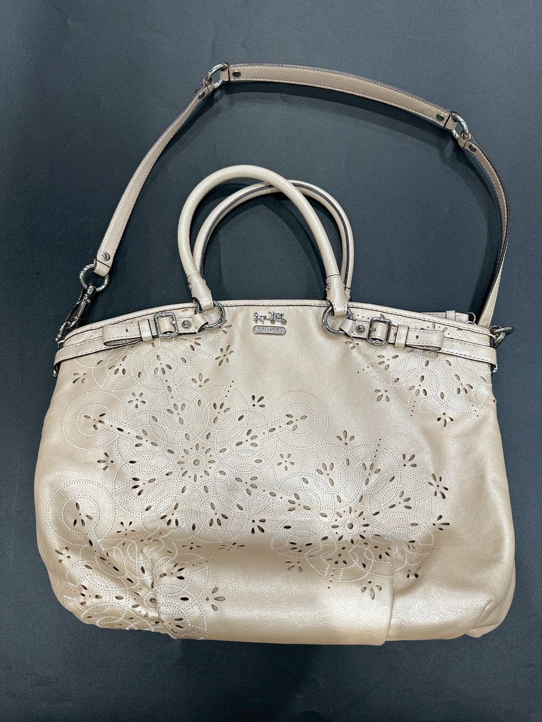 コーチ ハンドバッグ パンチングレザー 2wayバッグ B25100946