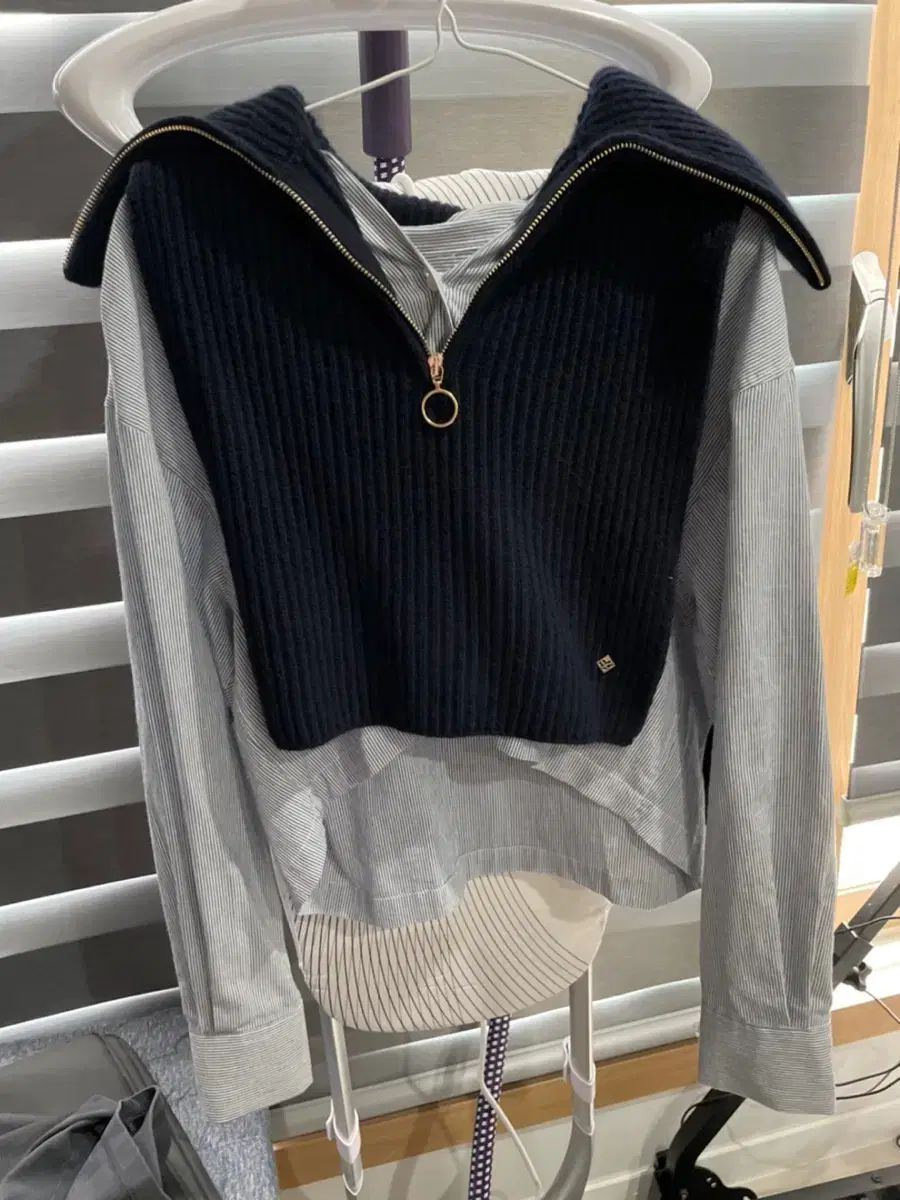 サンドロ スリット ベスト クロップドシャツ 55