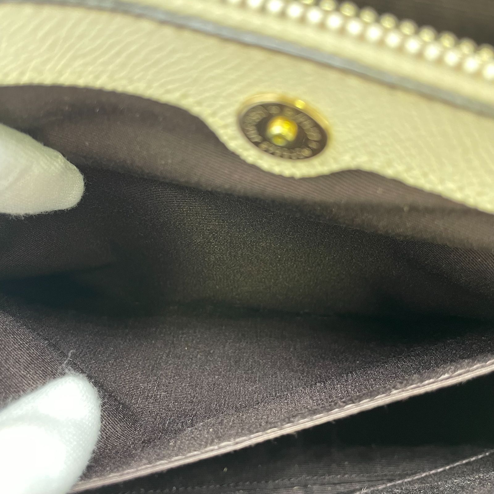 ベージュ ホワイト