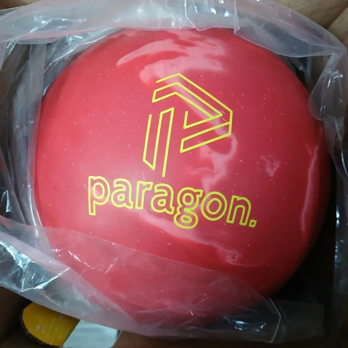 15パウンド トラック パラゴン レッド ボーリング 公式球