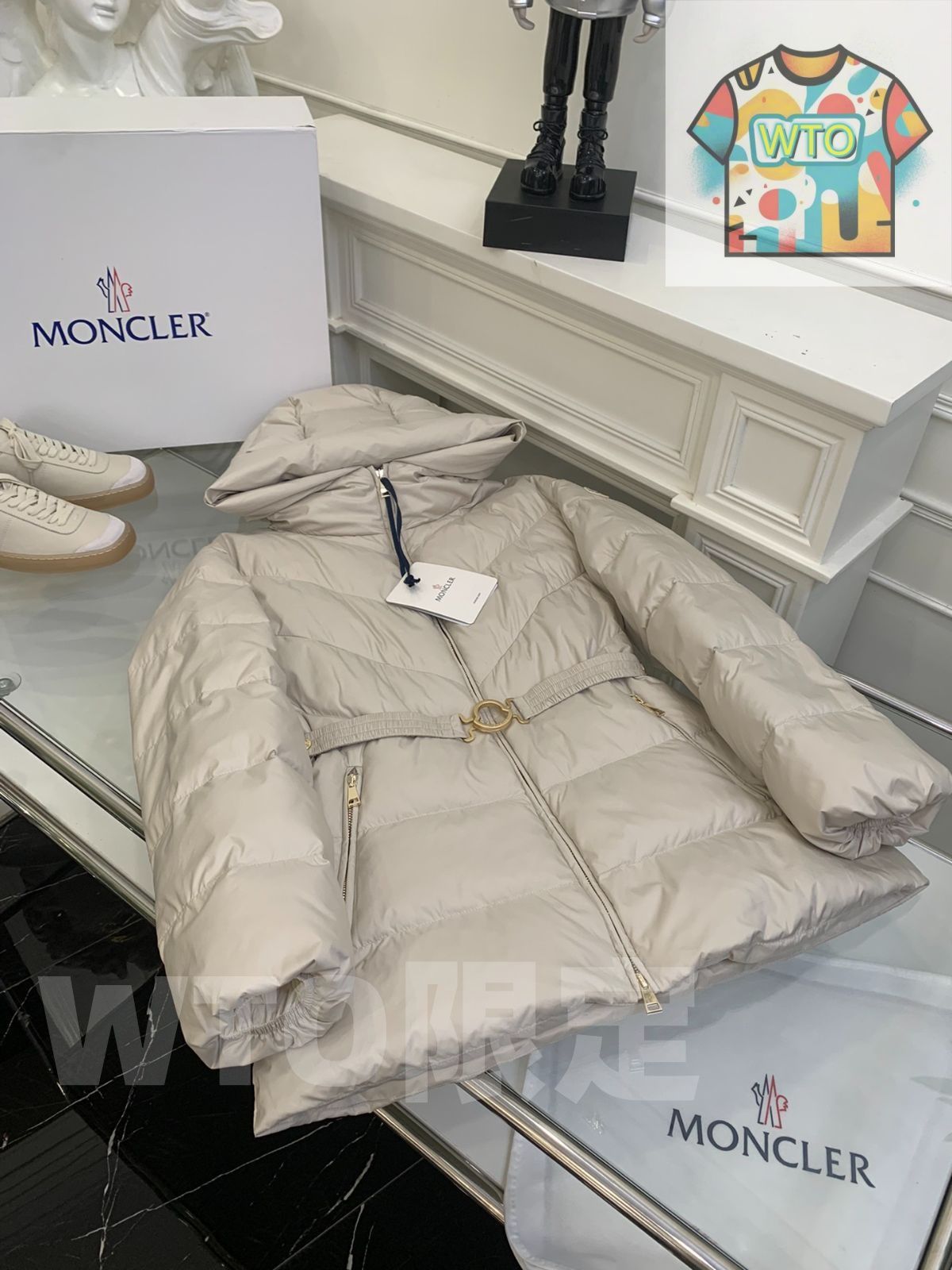 MONCLERモンクレール ベージュグレーのフード付きv縫い糸デザイン 腰を締めて痩せて見えるベルト |WTO通販| -WTO輸入-GDW06